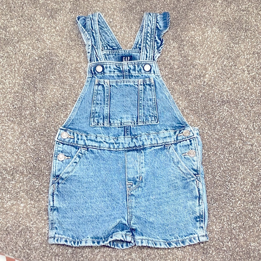 EUC BabyGap Denim Flutter Shortalls with Washwell, size 5